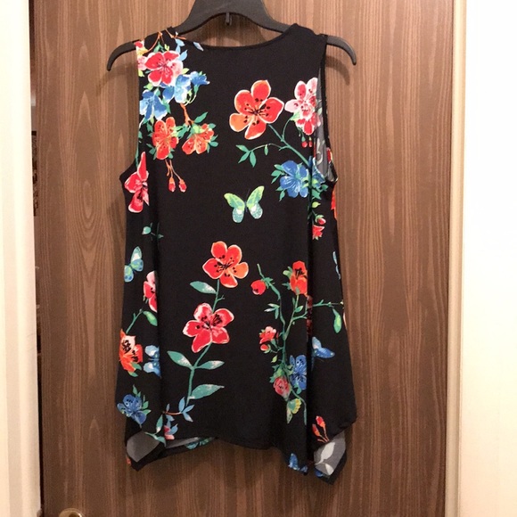 Top and matching knee length pant - Picture 6 of 7